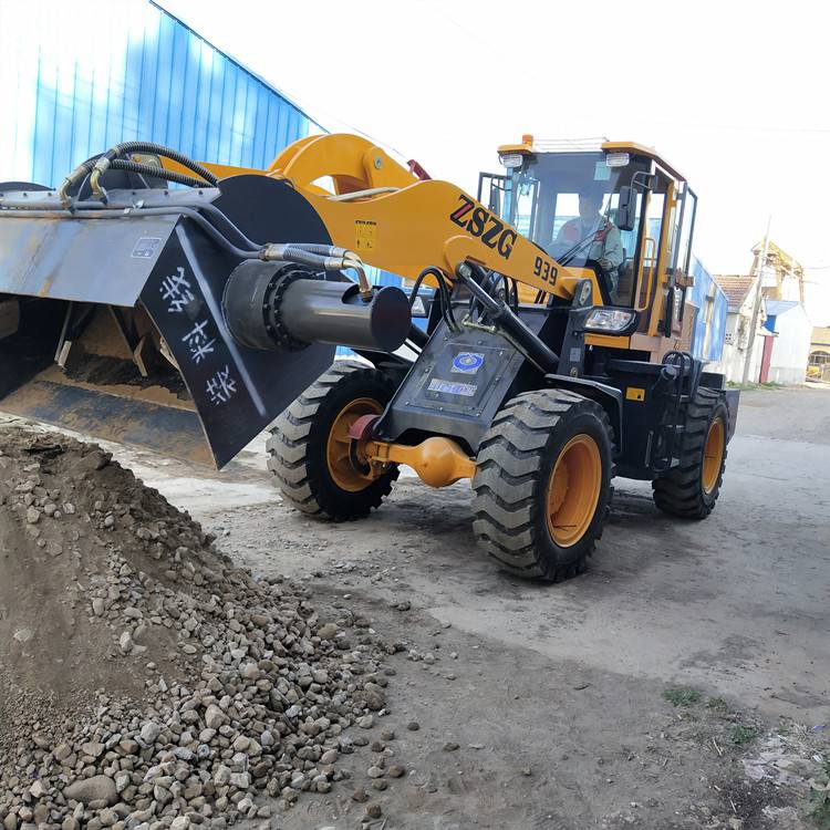 A loader collision incident occurred in Luliang County, Qujing City, Yunnan Province, resulting in 6